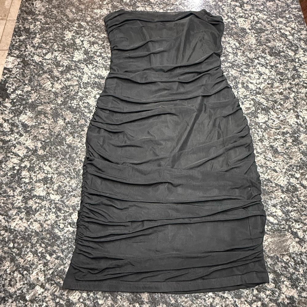 Classic Black Strapless Ruched Bodycon Dress